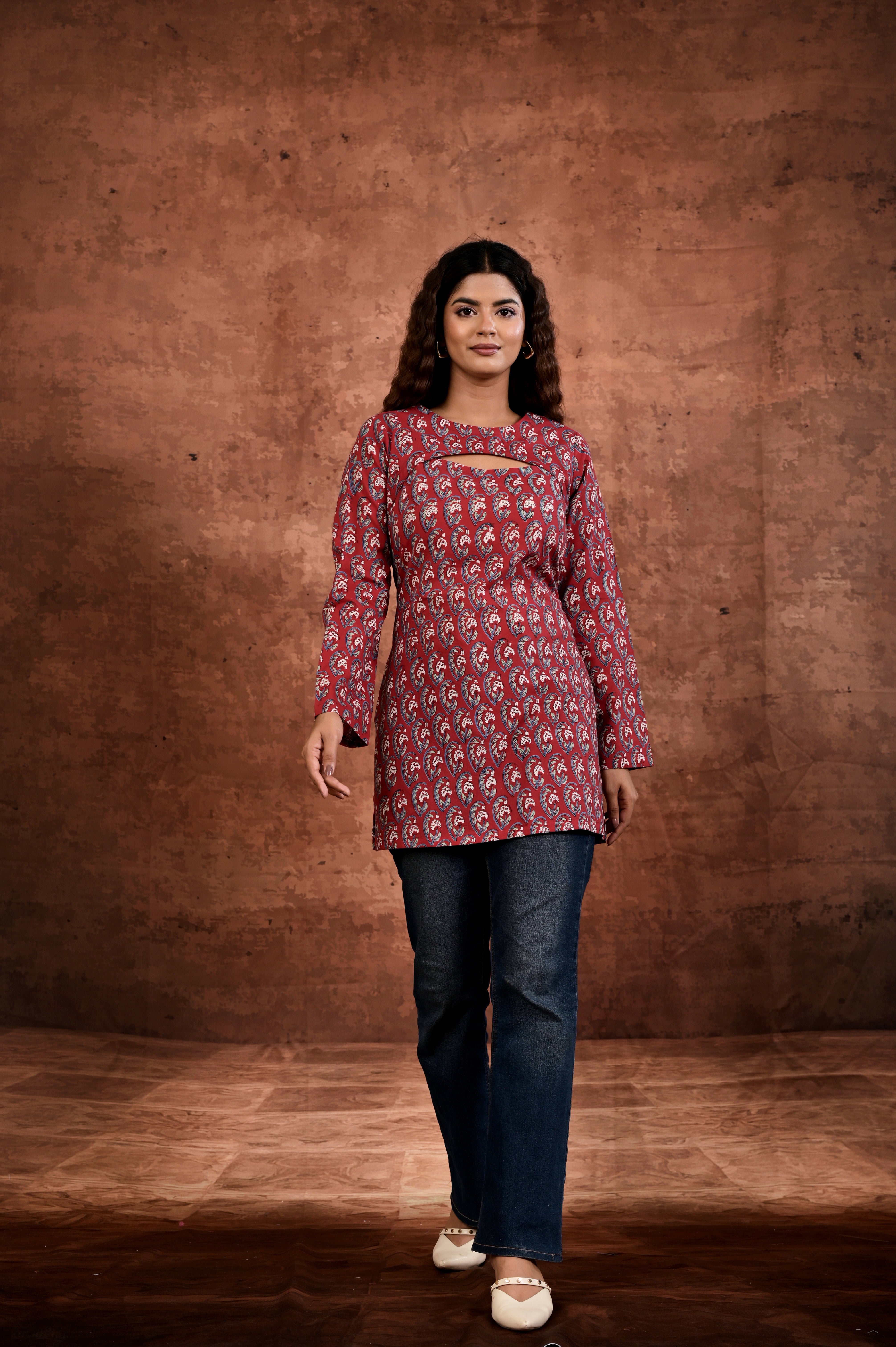 Sleeve-Switch Motif Kurta