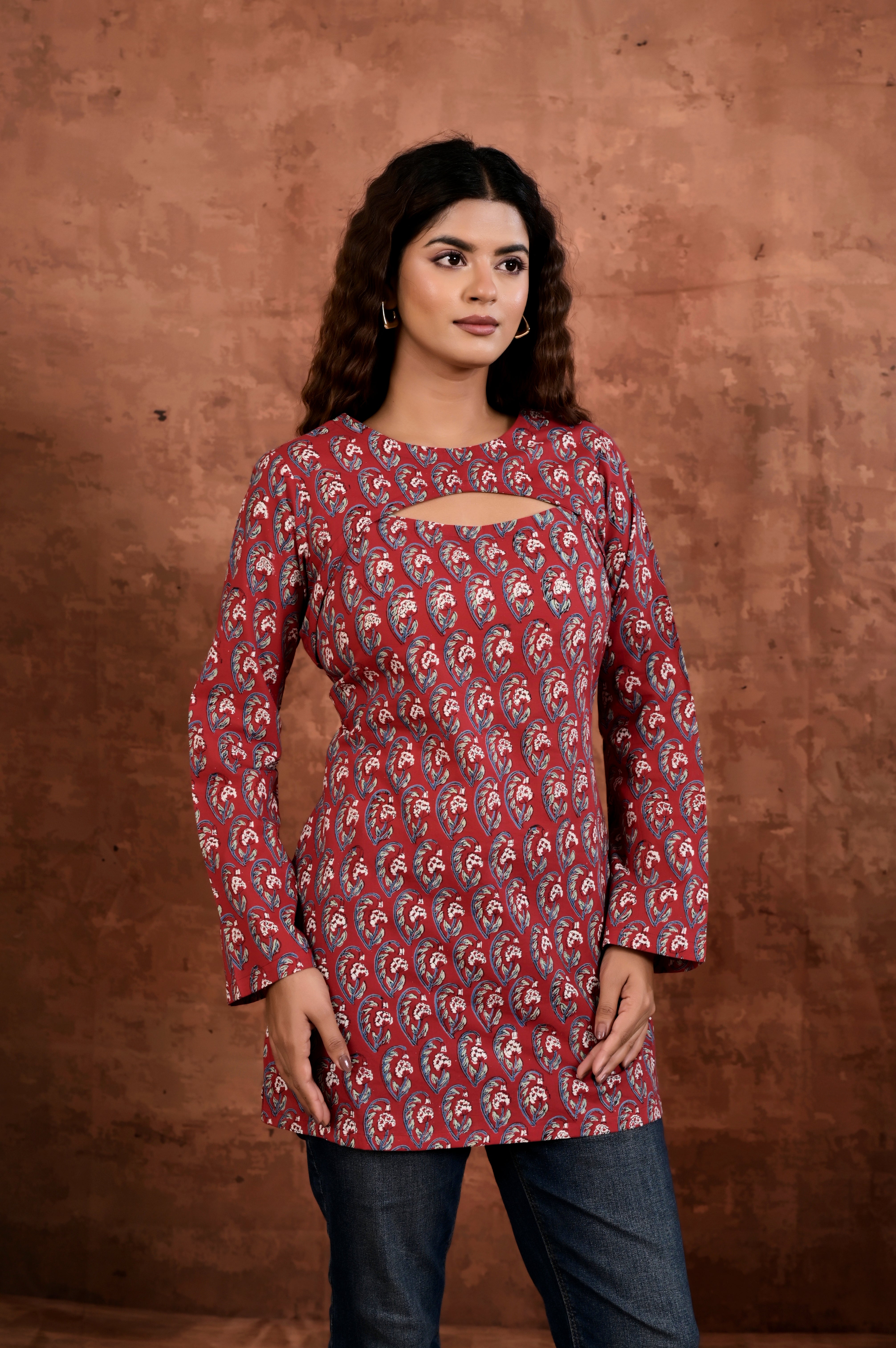 Sleeve-Switch Motif Kurta